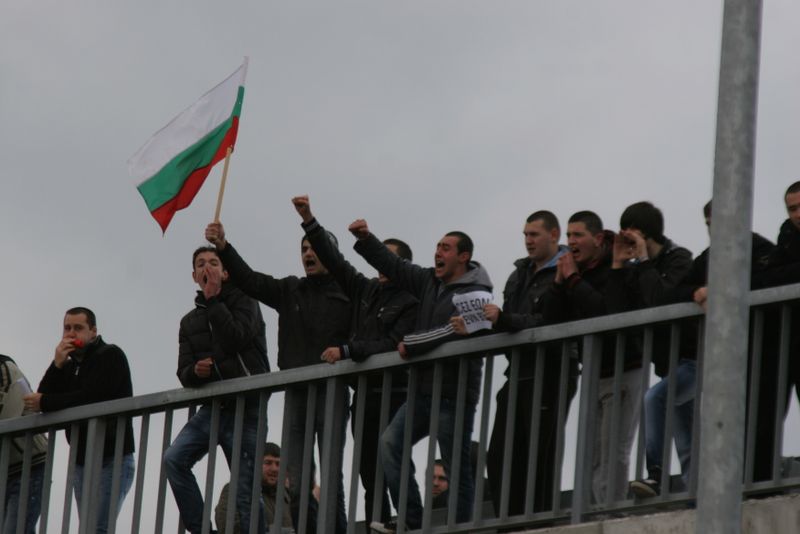 Протестиращите в Перник блокираха кръговото на АМ Люлин за един час 02_1361721939 Протестиращите в Перник блокираха кръговото на АМ Люлин за един час 02_13617219